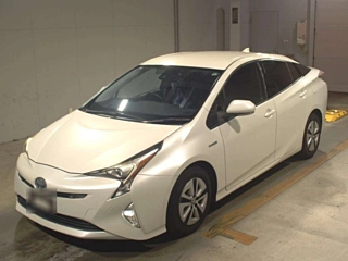 TOYOTA PRIUS 2016