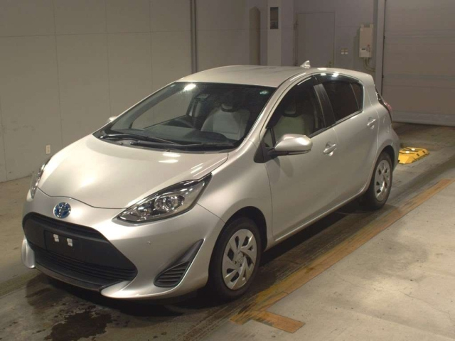 TOYOTA AQUA 2020