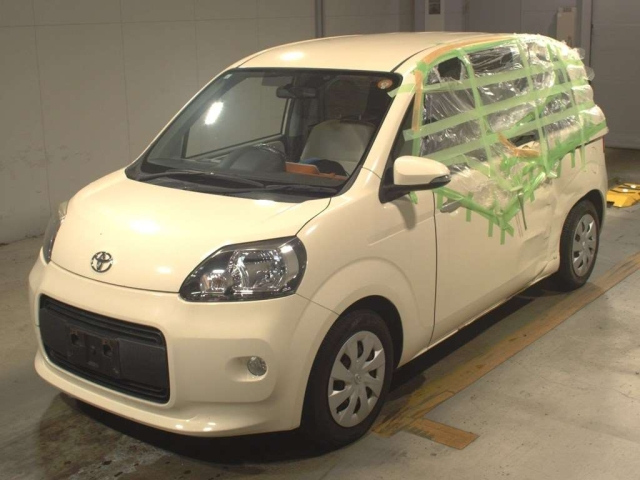 TOYOTA PORTE 2015