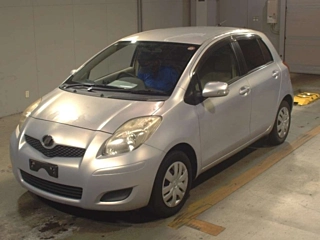TOYOTA VITZ 2010