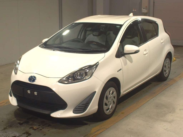 TOYOTA AQUA 2018