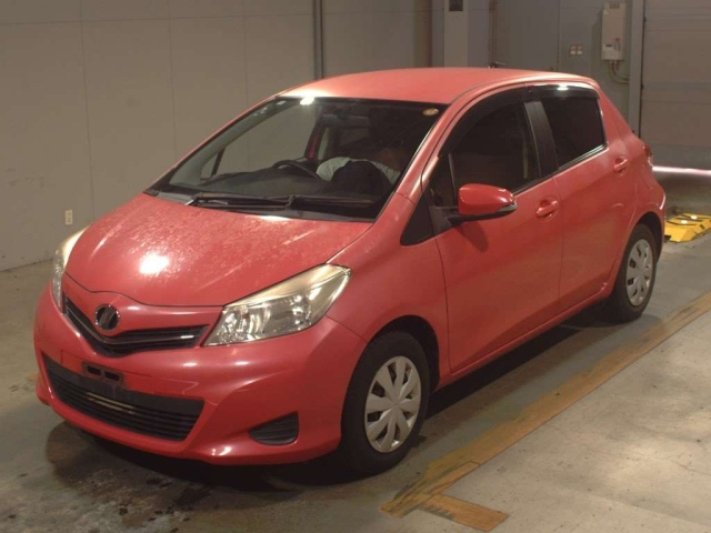 TOYOTA VITZ 2014