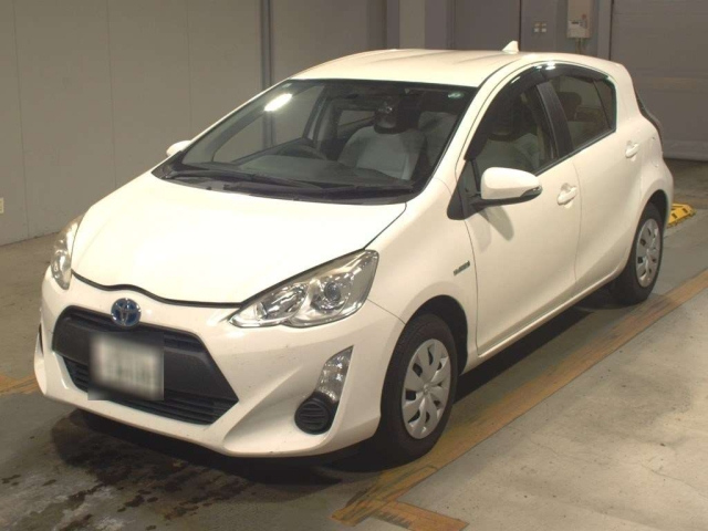 TOYOTA AQUA 2015