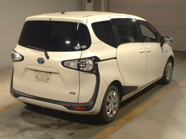 TOYOTA SIENTA 2017