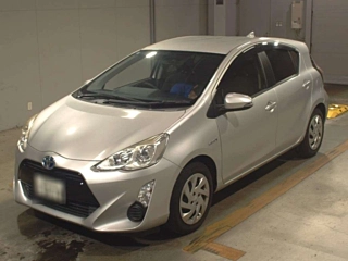 TOYOTA AQUA 2015
