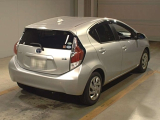 TOYOTA AQUA 2015