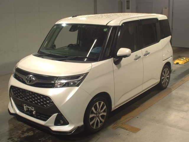 TOYOTA TANK 2017