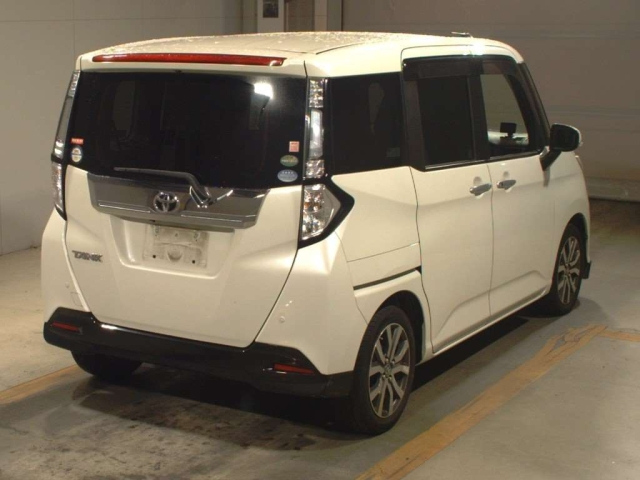 TOYOTA TANK 2017