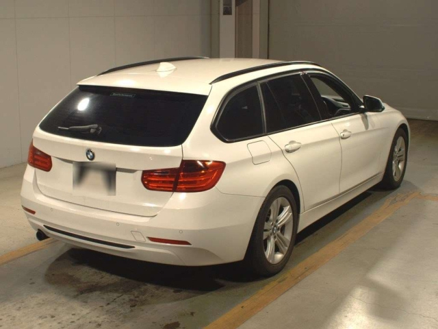 BMW 3 SERIES 2013