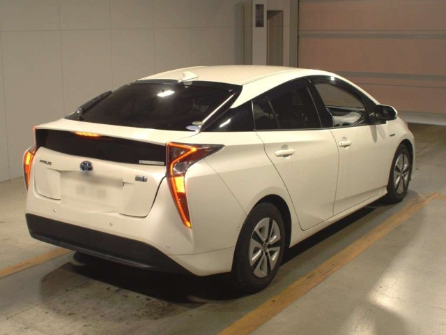 TOYOTA PRIUS 2016
