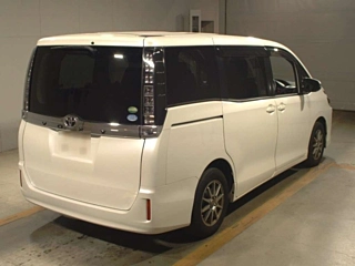TOYOTA VOXY 2014