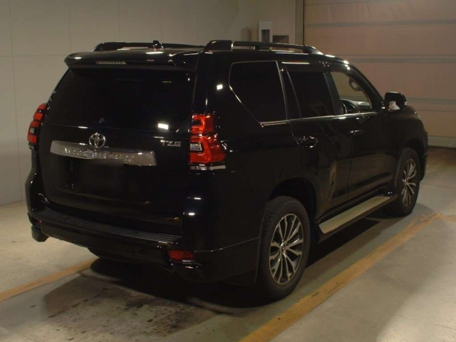 TOYOTA LAND CRUISER PRADO 2019