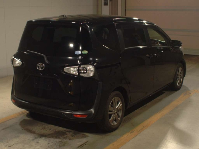 TOYOTA SIENTA 2016