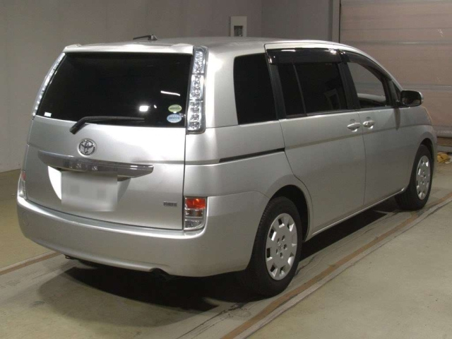 TOYOTA ISIS 2012