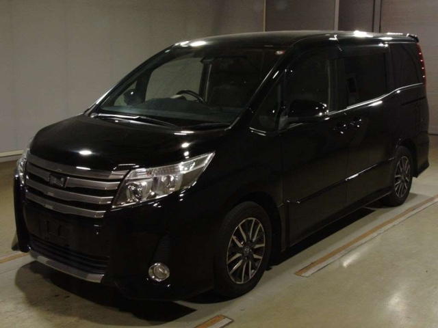 TOYOTA NOAH 2016