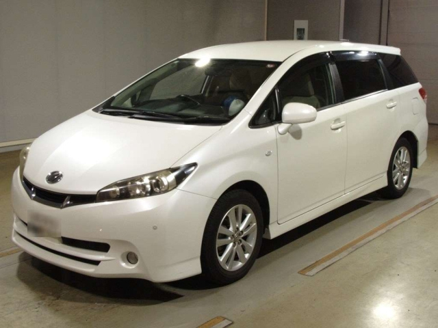 TOYOTA WISH 2010
