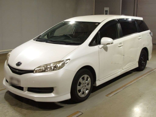 TOYOTA WISH 2013