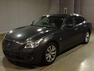 NISSAN FUGA 2009