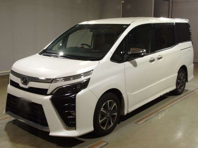 TOYOTA VOXY 2019