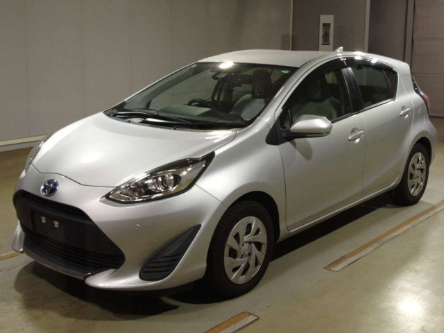 TOYOTA AQUA 2020