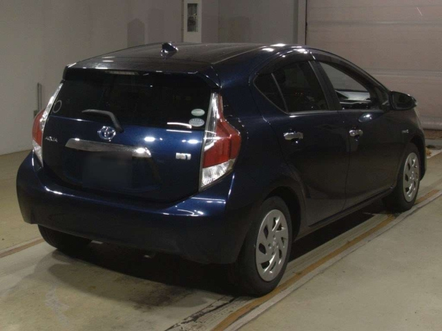 TOYOTA AQUA 2017