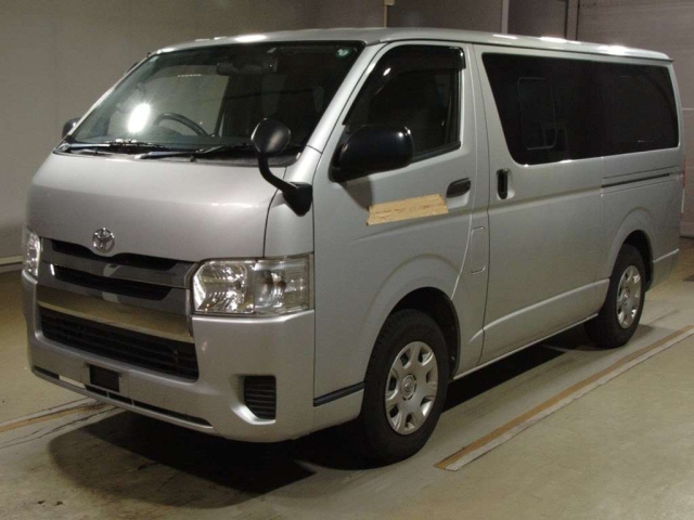 TOYOTA HIACE VAN 2016