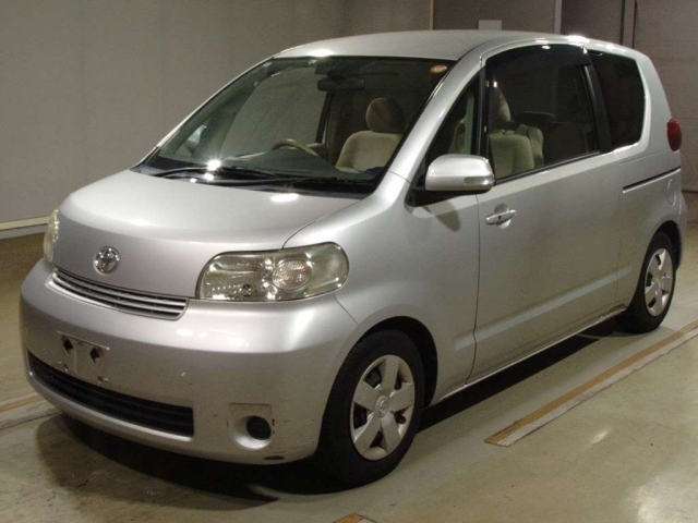TOYOTA PORTE 2010
