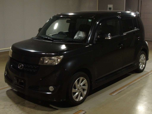 TOYOTA BB 2010