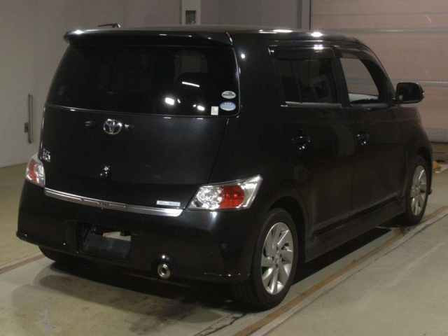 TOYOTA BB 2010