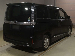 TOYOTA VOXY 2017
