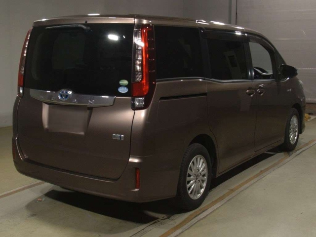 TOYOTA NOAH 2015