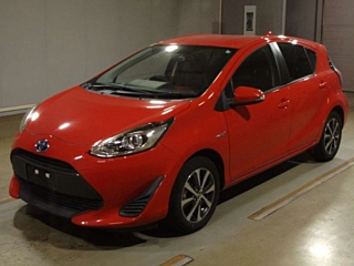 TOYOTA AQUA 2017
