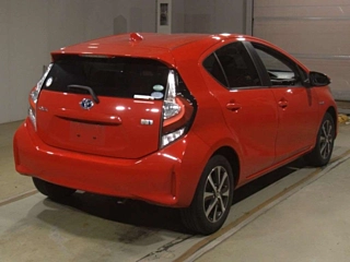 TOYOTA AQUA 2017