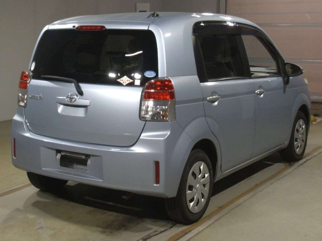 TOYOTA SPADE 2012