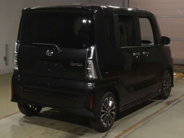 DAIHATSU TANTO 2024