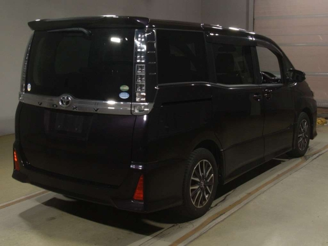 TOYOTA VOXY 2016