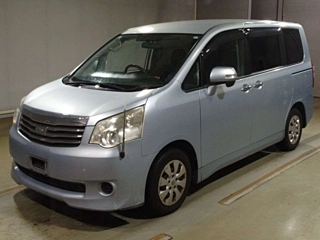 TOYOTA NOAH 2011