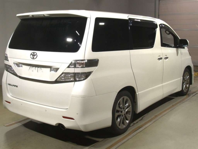 TOYOTA VELLFIRE 2010