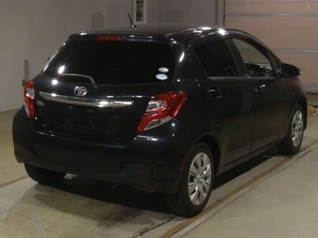 TOYOTA VITZ 2014