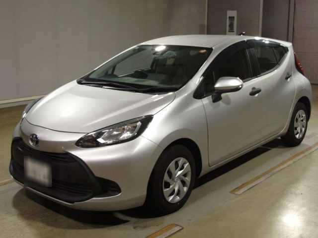 TOYOTA AQUA 2022
