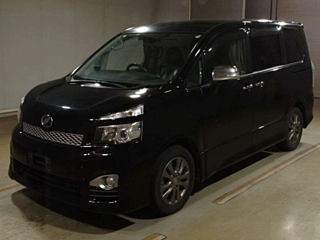 TOYOTA VOXY 2011