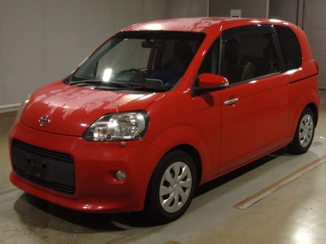 TOYOTA PORTE 2013