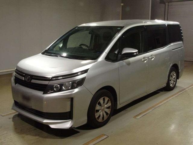 TOYOTA VOXY 2014
