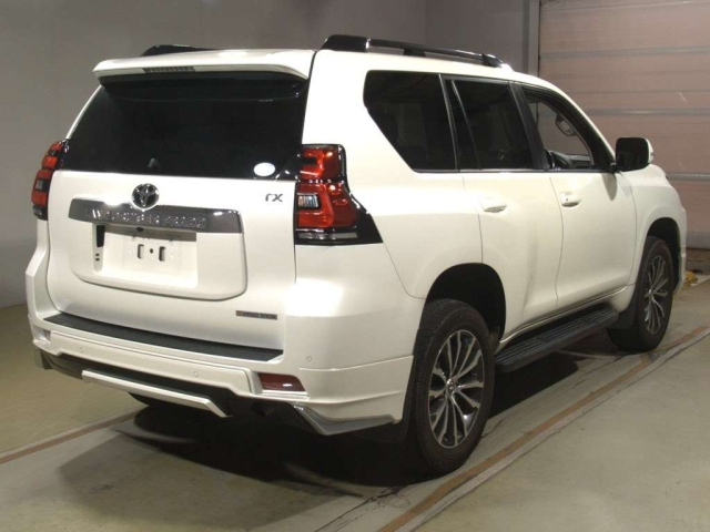 TOYOTA LAND CRUISER PRADO 2018