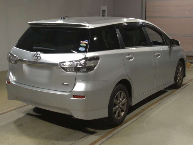 TOYOTA WISH 2015