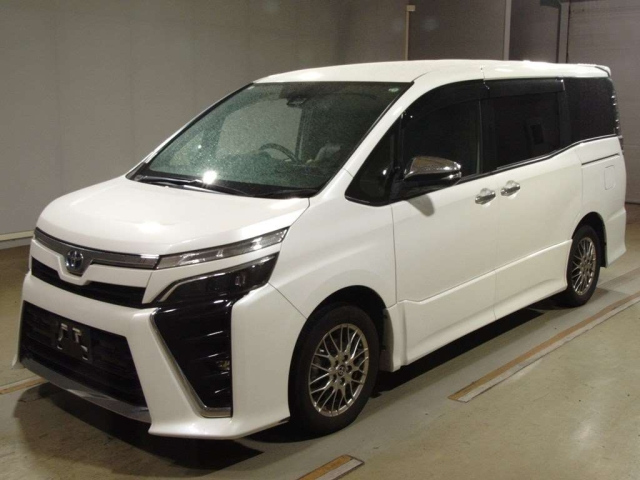 TOYOTA VOXY 2020