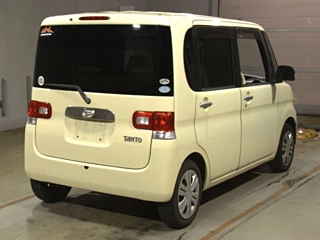 DAIHATSU TANTO 2010