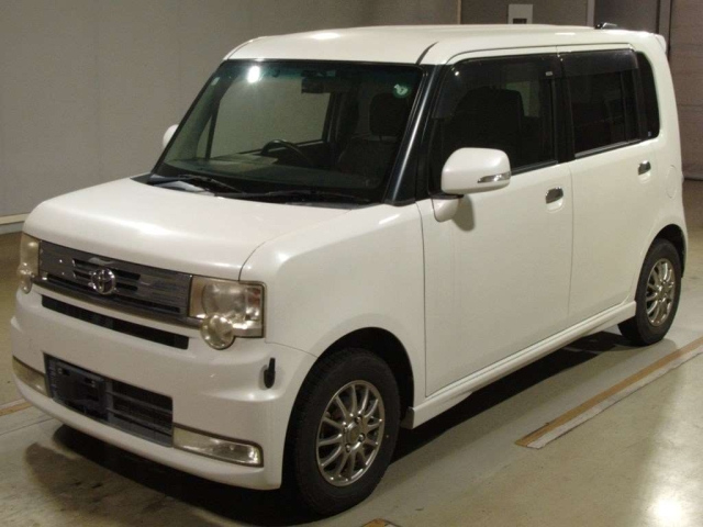 TOYOTA PIXIS SPACE 2013
