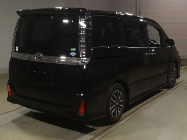 TOYOTA VOXY 2015