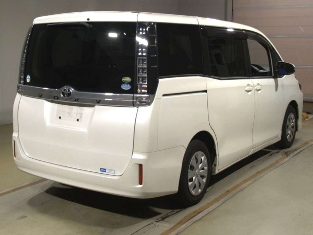 TOYOTA VOXY 2016